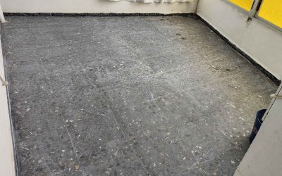 Abrillantado de suelo negro: así logramos un acabado impecable en un pavimento sin tratar